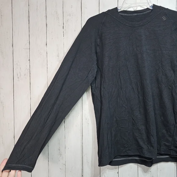 Lululemon Men's Black Vented Under Arms Size XL Long Sleeve Lightweight . - Picture 3 of 7
